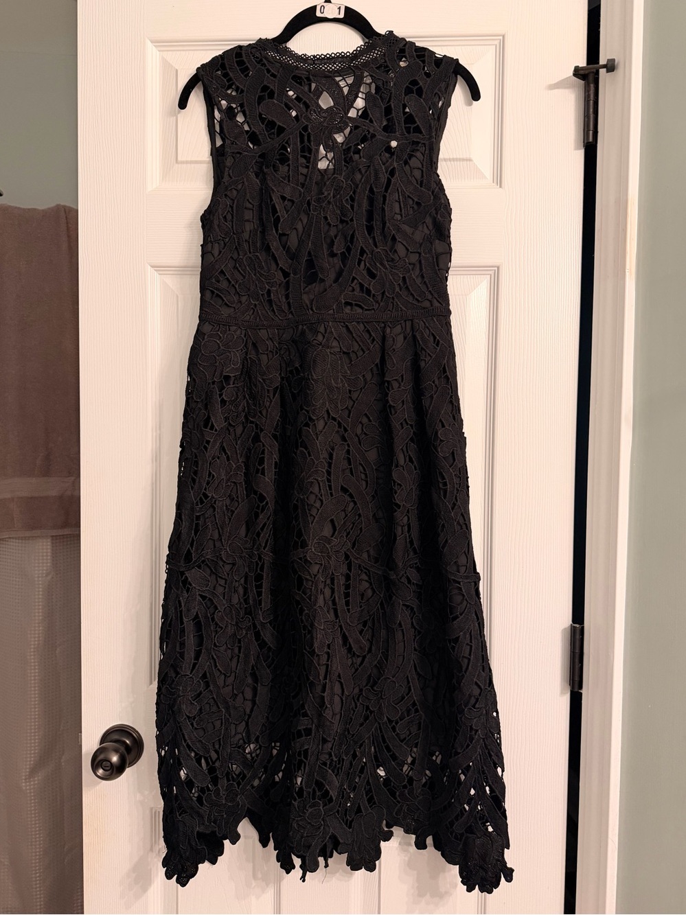Molly Bracken Premium Black Lined Lace Overlay Dress Size Small